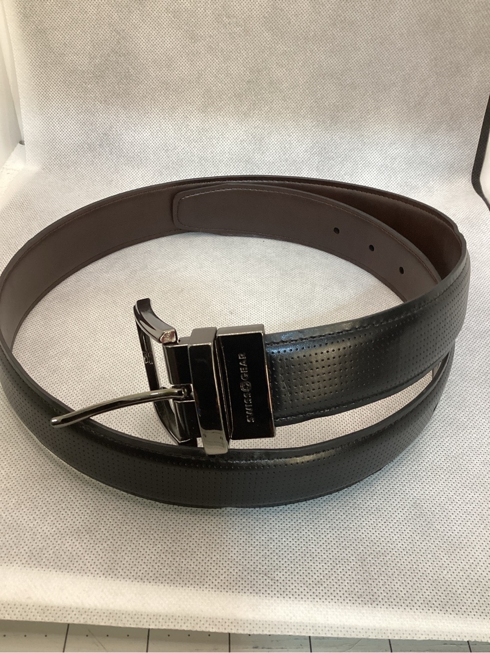 Swiss Gear Reversible Black Brown Dress Belt Textured Swivel Buckle Men’s